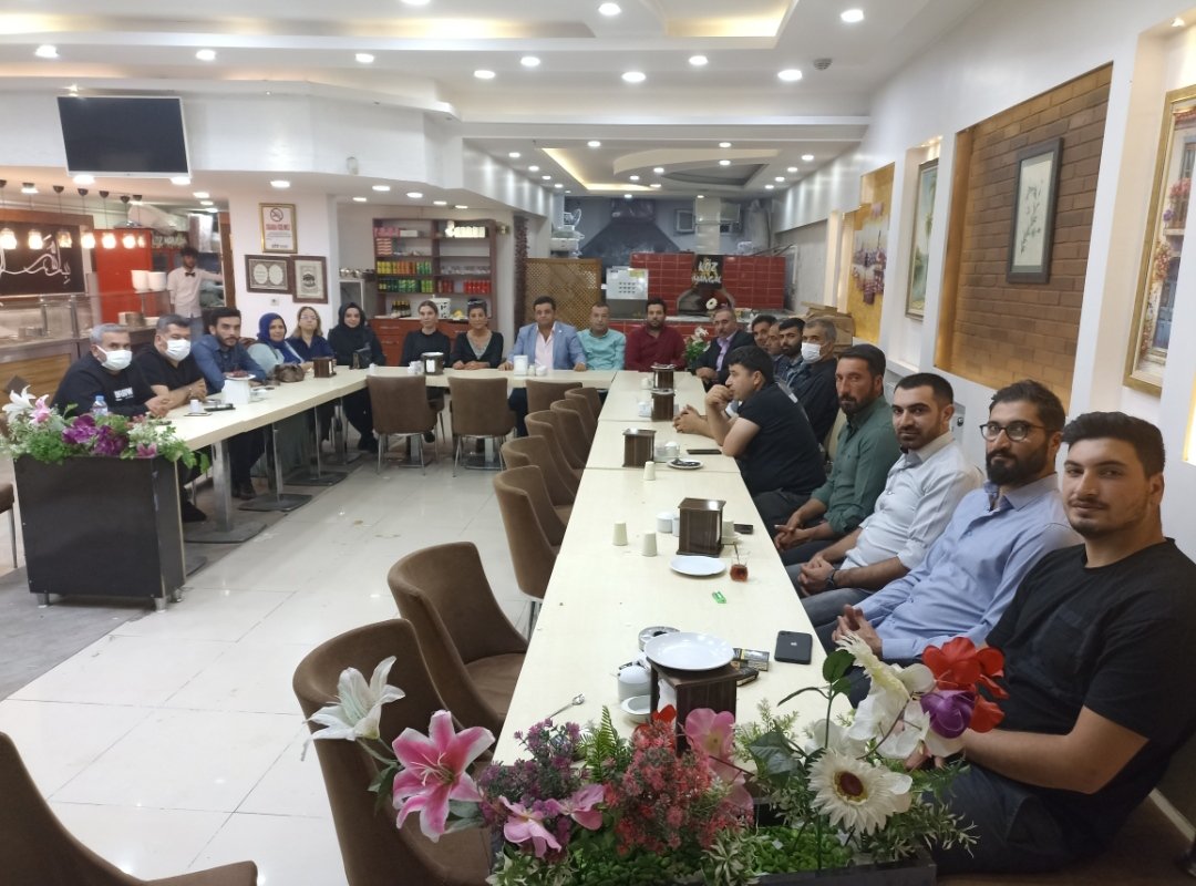 YusufZiyaUral's tweet photo. Ekim Ayının İlk Haftasında Karaköprü İlçe Yönetimi Olarak Kadın Kolları Ve Gençlik Kolları İle Bir Araraya Gelerek Toplantımızı Yaptık Önümüzdeki Günlerde Hep Birlikte Yapacağımız Çalışmalar Hakkında İstişarelerde Bulunduk Yemek Sonrası Toplantımızı Bitirdik.@ChpKarakopru https://t.co/cCzBxnPmdh