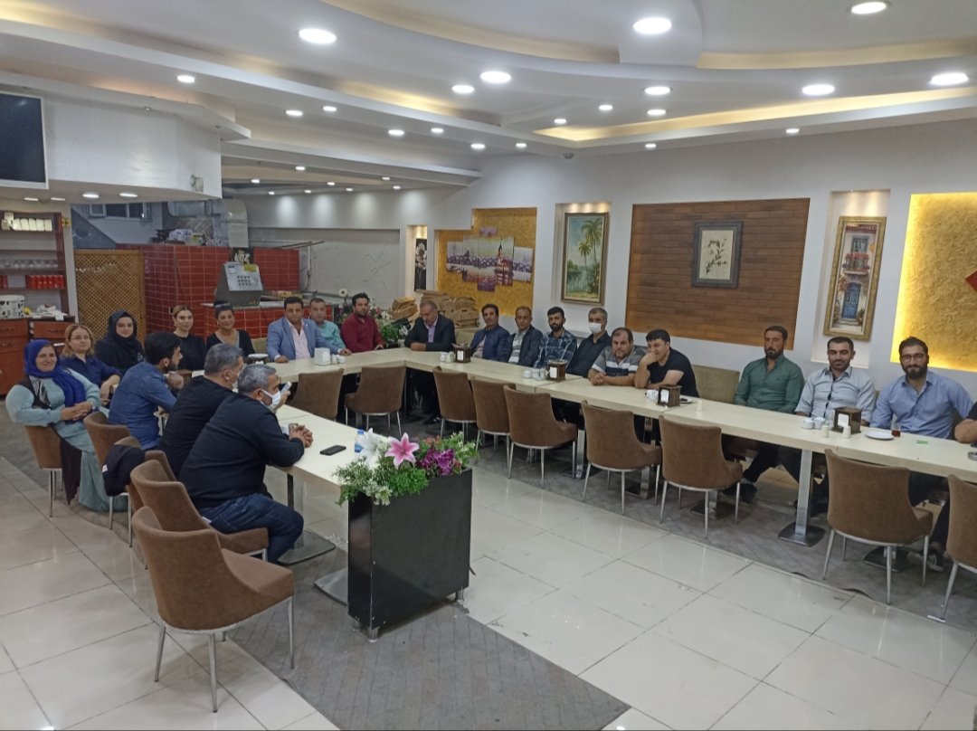 YusufZiyaUral's tweet photo. Ekim Ayının İlk Haftasında Karaköprü İlçe Yönetimi Olarak Kadın Kolları Ve Gençlik Kolları İle Bir Araraya Gelerek Toplantımızı Yaptık Önümüzdeki Günlerde Hep Birlikte Yapacağımız Çalışmalar Hakkında İstişarelerde Bulunduk Yemek Sonrası Toplantımızı Bitirdik.@ChpKarakopru https://t.co/cCzBxnPmdh