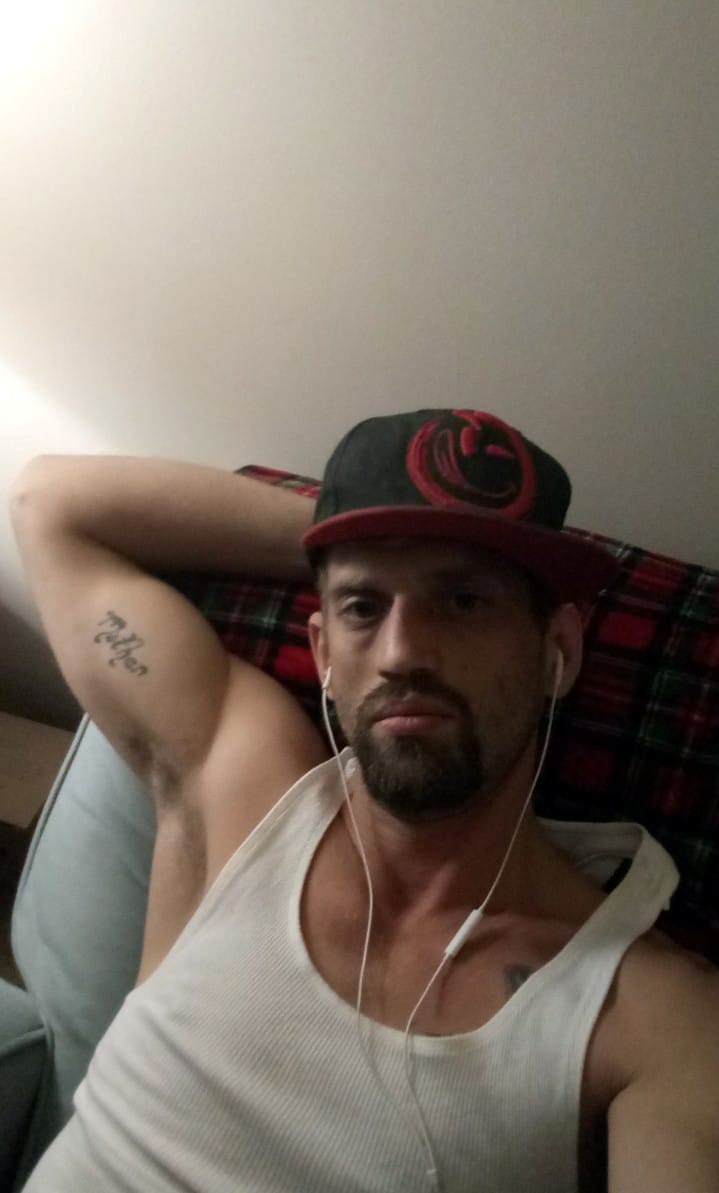 TimOhioHunter's tweet photo. Been relaxing and getting my energy back which I needed to do because I was at it the whole night! Lol 😂 #sexy #hunk #sexyman #relaxing #tattoo #armpit #goatee https://t.co/JVf2zzRF1N
