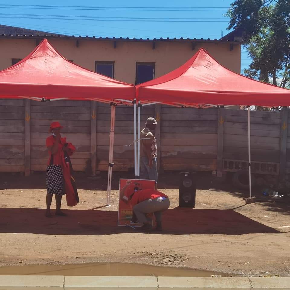 ERalethole's tweet photo. We are preparing for the 1st November 2021, 5 VDs 2 gazebos +1 speaker and 3 to go.... #EFFWayawaya #VoteEFF2021 #Hoza2021 #FearFokolGeneration #VoteEFF #EFFTurns8 @EFFSouthAfrica https://t.co/Ub5n8LQKxe