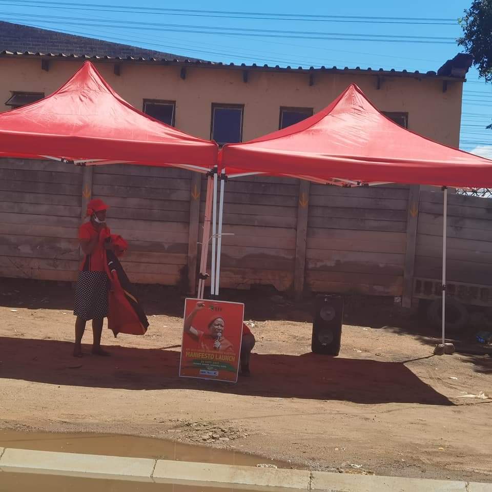 ERalethole's tweet photo. We are preparing for the 1st November 2021, 5 VDs 2 gazebos +1 speaker and 3 to go.... #EFFWayawaya #VoteEFF2021 #Hoza2021 #FearFokolGeneration #VoteEFF #EFFTurns8 @EFFSouthAfrica https://t.co/Ub5n8LQKxe