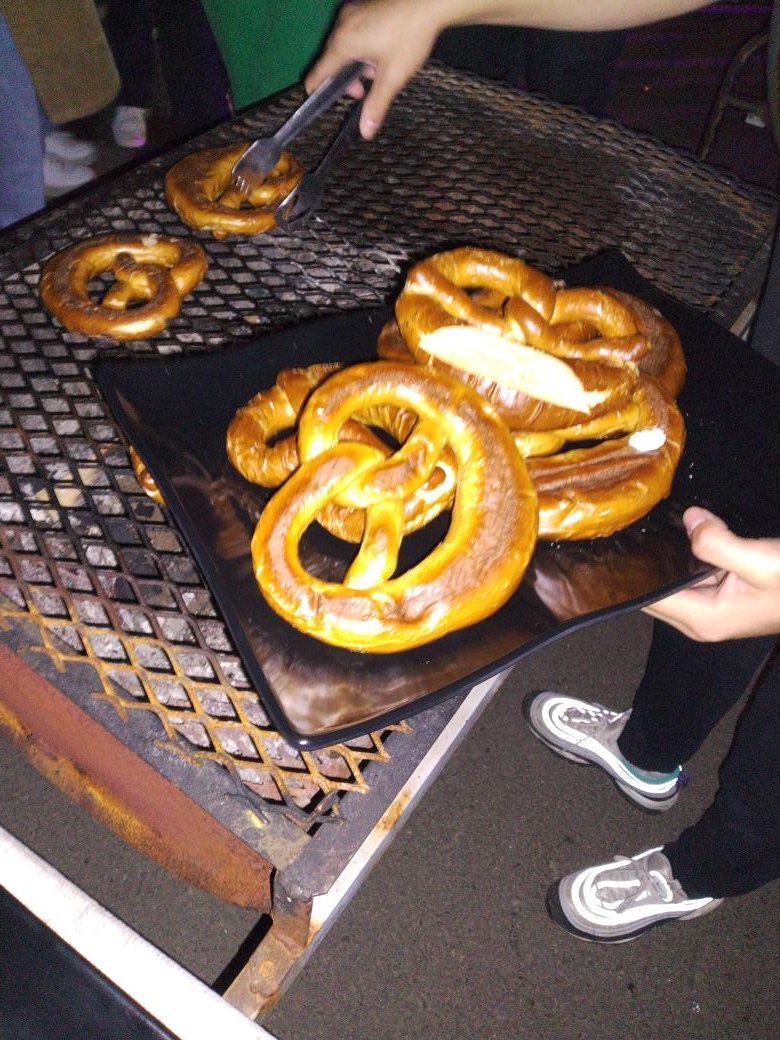 ToynbeeH's tweet photo. Thank you @MertensHouse for a fun Oktoberfest tonight! @ArdinglyBoarder  @ToynbeeH https://t.co/onWleFvstv