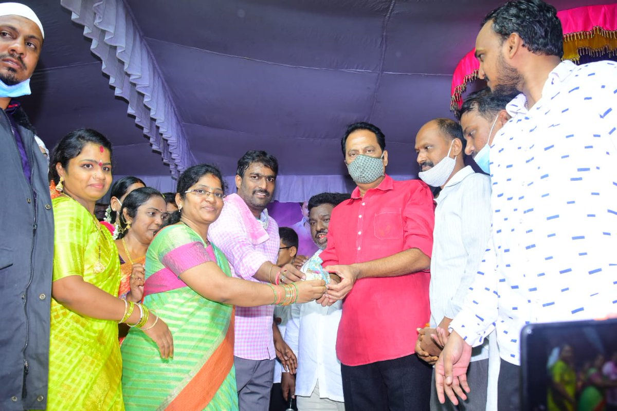 Babafasiuddin's tweet photo. బొరబండ డివిజన్ లో ఘనంగా బతుకమ్మ సంబురాలు. 

#Bathukamma https://t.co/fSzJQzNPOK