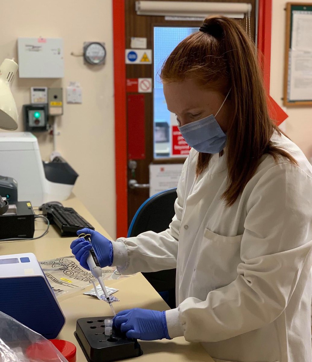 rkaduggin's tweet photo. #BiologyWeek #IAmABiologist after graduating in 2020, i am celebrating 1 year working as a Biomedical Scientist in Microbiology at @uhbwNHS https://t.co/bNQjec18ud