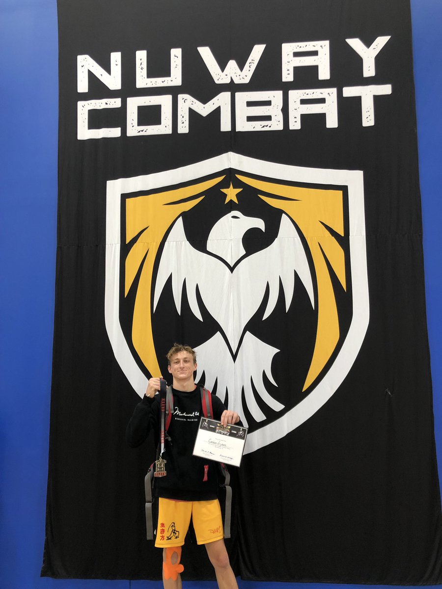 CmoneyLyons's tweet photo. Finally back on the mat in Iowa. Super thankful to have the chance to get back out there. Conditioning was hands down my biggest loss over recovery, but as Spencer lee says: “Excuses are for wusses”. https://t.co/2ya6xhpSUg