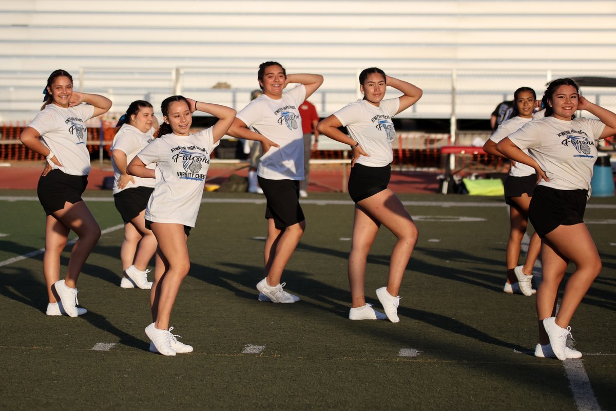 TedTorresPhoto's tweet photo. @AtwaterFalcons #JVcheerleaders #photos available at https://t.co/8gx1w1f7vg.
.
@AHSfalconsAD #atwaterfalcons #jvcheer #cheerleaders #atwater #homecoming #fridaynightlights #tedtorresphoto #sportsphotography #ahs #falcons #falconcheer #california https://t.co/jrIyOI0QDq
