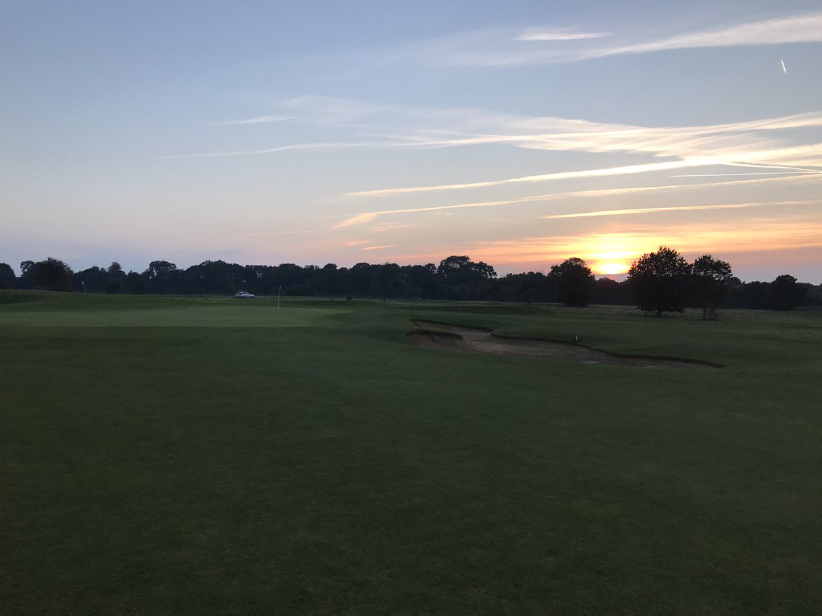 Islandadan's tweet image. Glorious afternoon golf today at @FarleighGolf - lovely sunset!