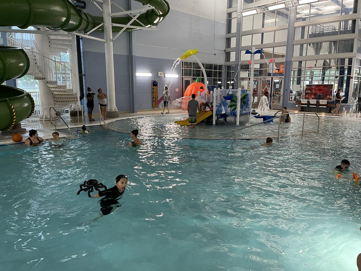 PWCSAquatics's tweet photo. Thanks to everyone (a special shout out to @LisaforColes!) who came out for #PumpkinPluckin!
Tag us in your photos and we will share them.
#PWCSwims #PumpkinsFloat https://t.co/9NRzKWyQ8E
