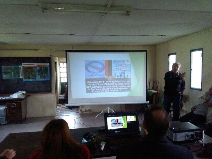 Redamparo's tweet image. RED AMPARO ARGENTINA: EL FORO SEGURIDAD ISLEÑO DEL PARANÁ HOY ES UNA REALIDAD
A 4 AÑOS DE INAUGURAR EL FORO SEGURIDAD ISLEÑO DE BARADERO, HOY GRACIAS AL EXITO OBTENIDO, ESTAMOS PRESENTES DESDE SAN NICOLAS HASTA LA ISLA MARTIN GARCÍA Y SEGUIMOS COMO EN IBICUY EN ENTRE RIOS..
