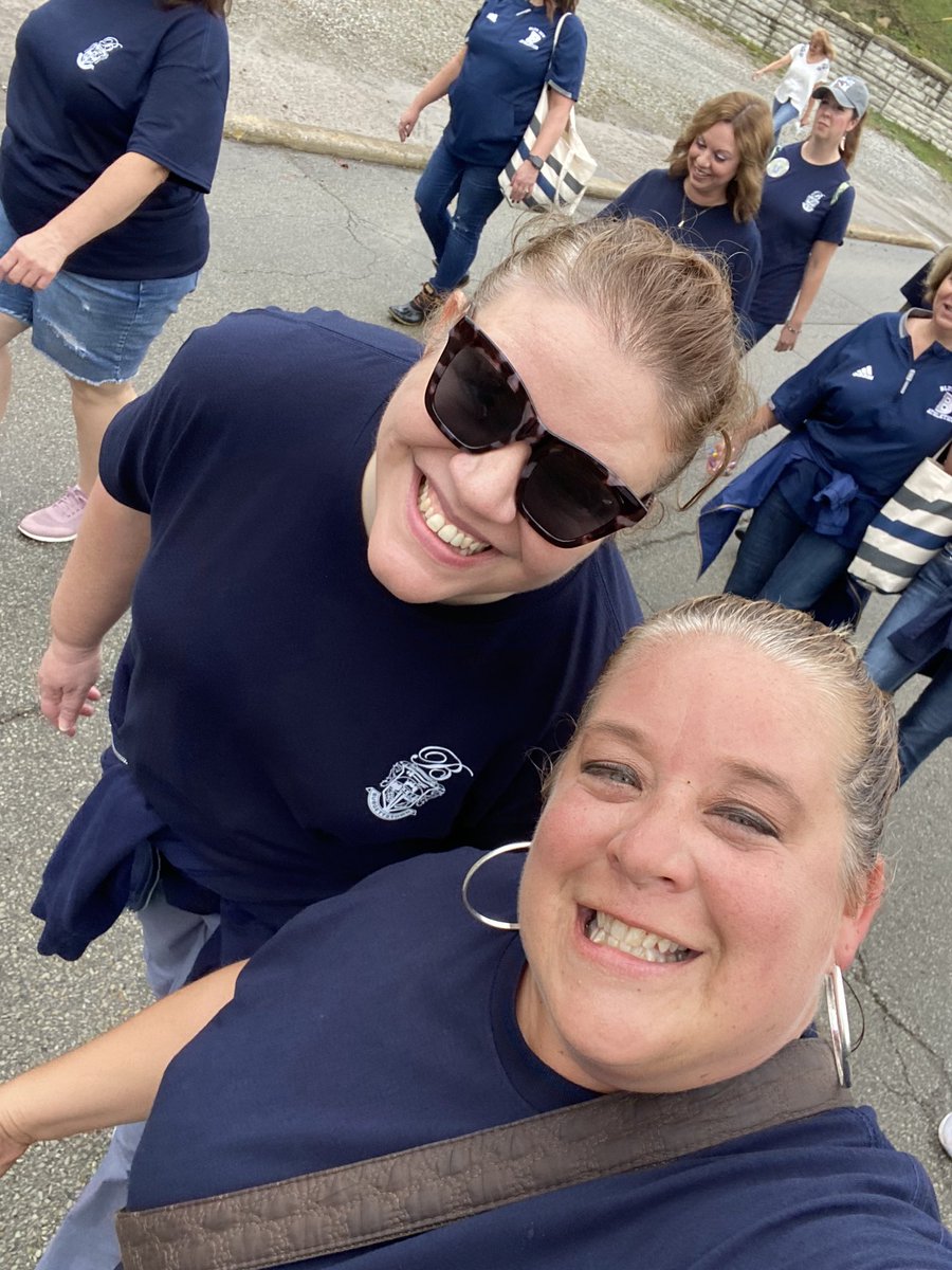 MrsRead_baec's tweet photo. Burgettstown HOCO! 💙💙#TruetotheBlue #smalltownbigheart #baea+You https://t.co/xDFFlegNG4