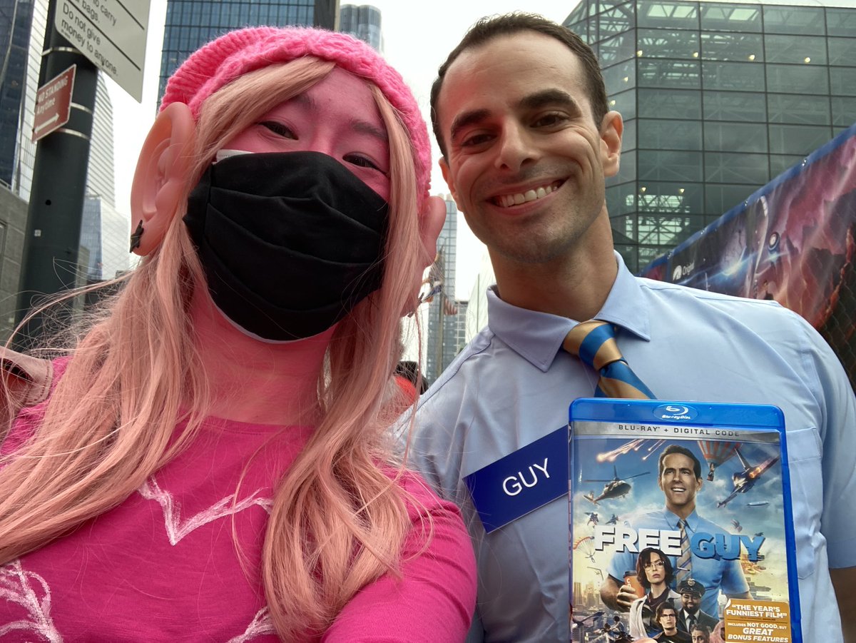 #FoundGuy <a href="/FreeGuyMovie/">Free Guy</a> #NYCC Free digital copies of the Free Guy movie being given out here at con!