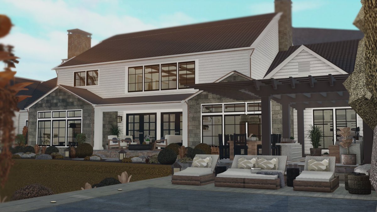 Look_io_kas's tweet photo. HII GUYS! HAPPY OCTOBER! I’m back with a new modern farmhouse build for an awesome friend of mine @faidahaa!

Find the tour and speedbuild here: https://t.co/dmIE8f4aJy

@FroggyHopz_RBLX @RBX_Coeptus @BasicallyBlxbrg #bloxburg #bloxburgbuilds https://t.co/OteL3cXmaO