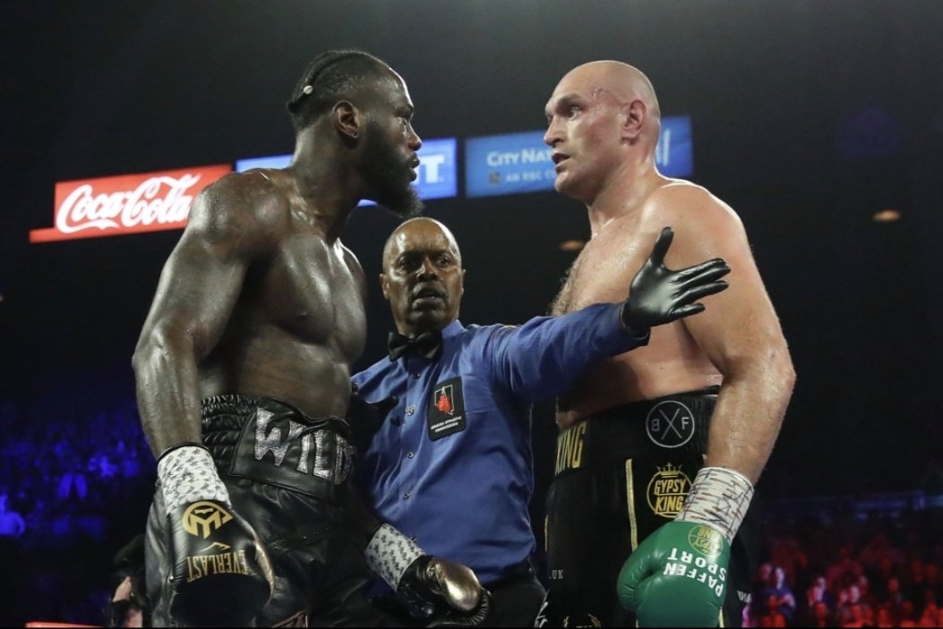 If Tyson Fury KO's Deontay Wilder out tonight I'll giveaway £50 CASH to one of you! 💷

To enter:

1️⃣ RT this tweet
2️⃣ Follow this account

Good Luck! #FuryWilder3 🥊