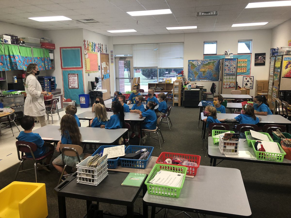 Awesome in school science field trip on properties with Science Fun for Everyone! <a href="/MiddleCreekES/">Middle Creek ES</a> @WCPSSElemScie <a href="/ScienceFunSFFE/">Science Fun For Everyone!</a>