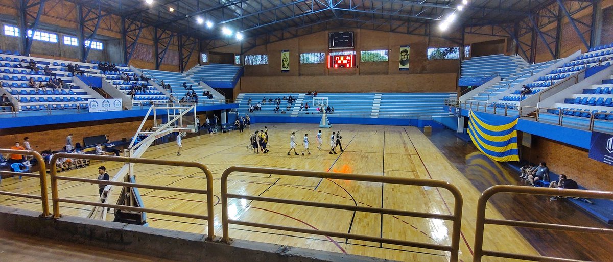 davortmen's tweet photo. Y un día volvimos, para ver a #FO5, que ya está en la U17 de #Luqueño. Nótese la hermosa bandera de la derecha. https://t.co/1wZD3Rwdeh