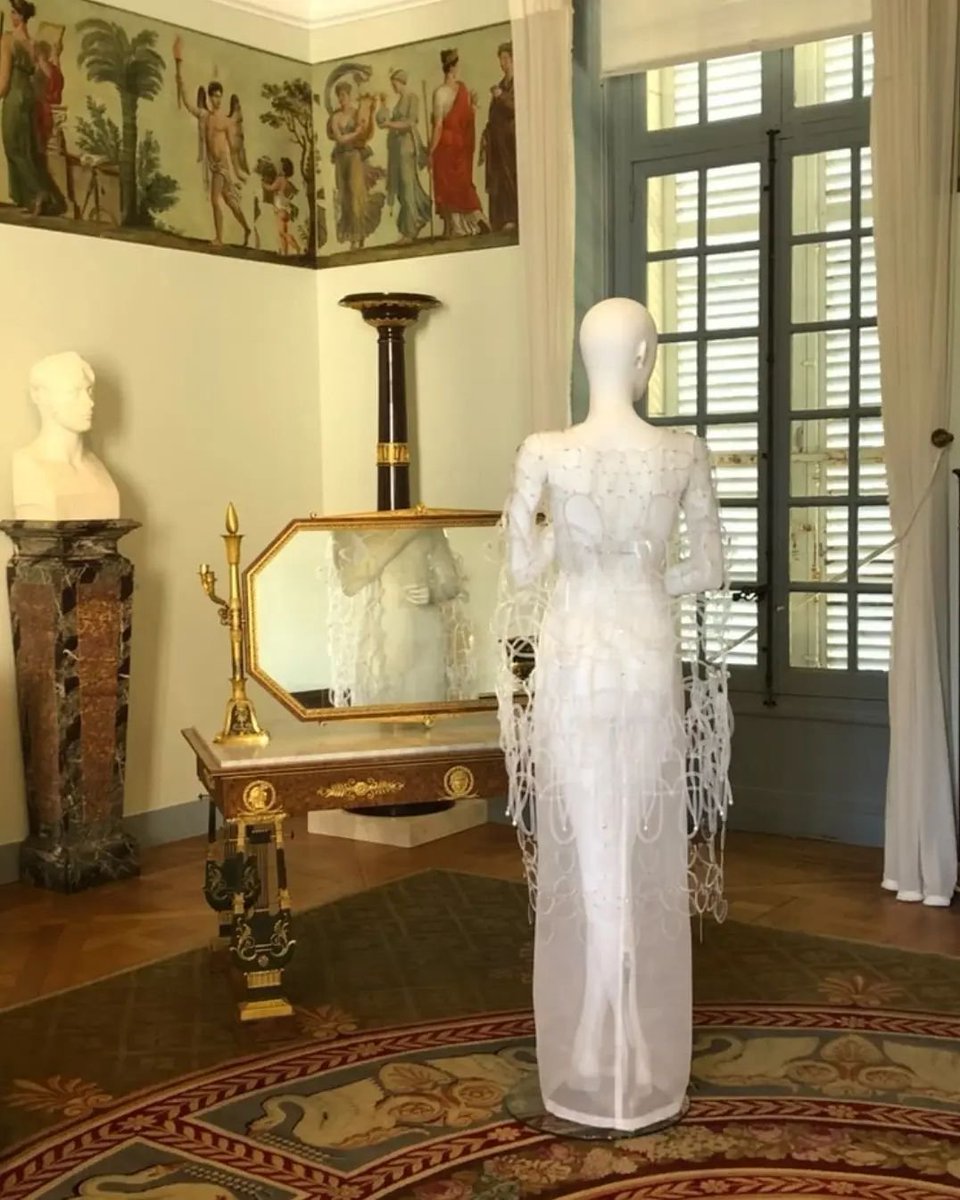 museemalmaison's tweet photo. 🔴 𝗕𝗜𝗝𝗢𝗨𝗫 𝗗'𝗔𝗥𝗖𝗛𝗜𝗧𝗘𝗖𝗧𝗨𝗥𝗘 💎 | Louise Camilli, étudiante de l'École Duperré, a travaillé sur les bijoux au sens large... #Malmaison n'est-il pas un bijou au sens propre ? ☺  #ALaModedeJosephine

📆 Jusqu’au 18 octobre ! https://t.co/rNMgNHKxtB