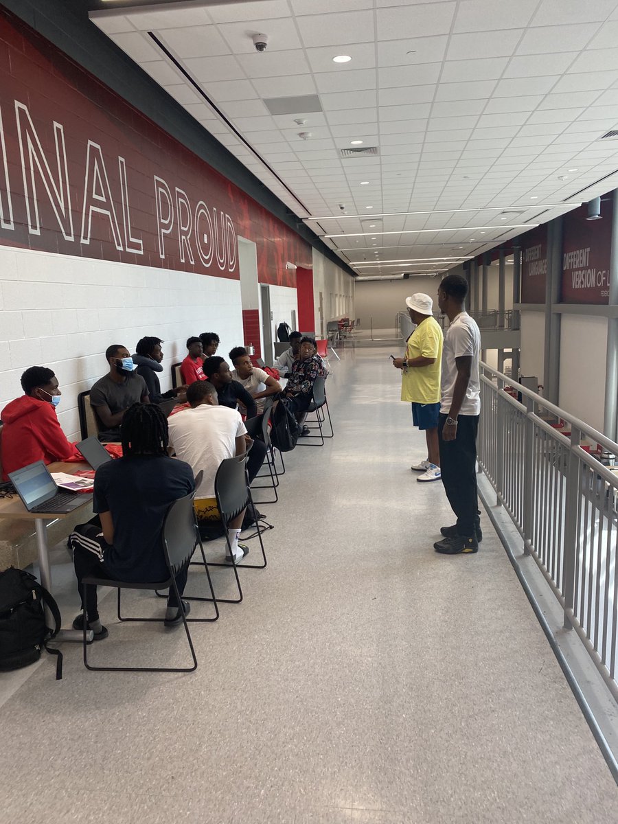 HenrySims17's tweet image. 180 Degrees providing Mentorship, SAT PREP and Career Readiness to our Post Grad PROGRAM. Sharpening our life skills, test taking skills and Male CHARACTER DEVELOPMENT ⁦@PhilBeckner⁩ ⁦@MBK_Alliance⁩ ⁦⁦@4YFilms⁩ ⁦⁦@MarlandLowe⁩ @ChauncyOnTV⁩ ⁦