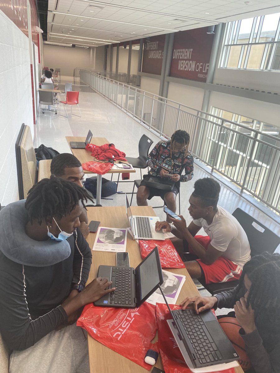 HenrySims17's tweet image. 180 Degrees providing Mentorship, SAT PREP and Career Readiness to our Post Grad PROGRAM. Sharpening our life skills, test taking skills and Male CHARACTER DEVELOPMENT ⁦@PhilBeckner⁩ ⁦@MBK_Alliance⁩ ⁦⁦@4YFilms⁩ ⁦⁦@MarlandLowe⁩ @ChauncyOnTV⁩ ⁦