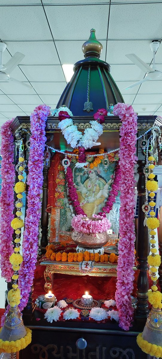 GurgaonGujarati's tweet photo. SGSG Navratri Mahotsav 2021. A 3 day #Navratri celebration strictly as per covid protocol &amp; as per dist admin guidelines successfully concluded today. Wishing everyone a very happy, healthy &amp; prosperous Navratri. 💐💐🙏🙏 https://t.co/xKNlxtbAdL