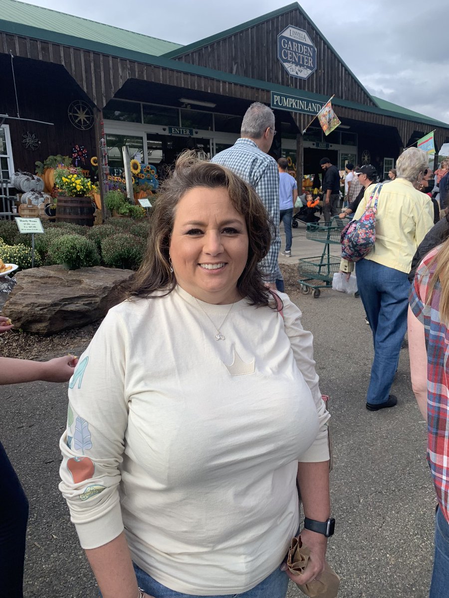 Shelleegirl's tweet photo. Keeping up with the Romano!
@kathyromano11
@PrestonSteve933
@ILoveThatPlace
#kathysfallactivities
#linvillaorchards https://t.co/po47H0wHkf