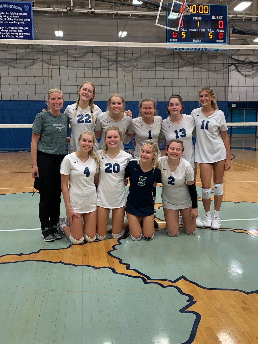 RosemountVB's tweet image. Congrats to our Girls 9A and 9B teams for taking 2nd 🥈 in the 9A division, and 1st 🥇 in the 9B division; Blaine Tournament. 🍀🏐