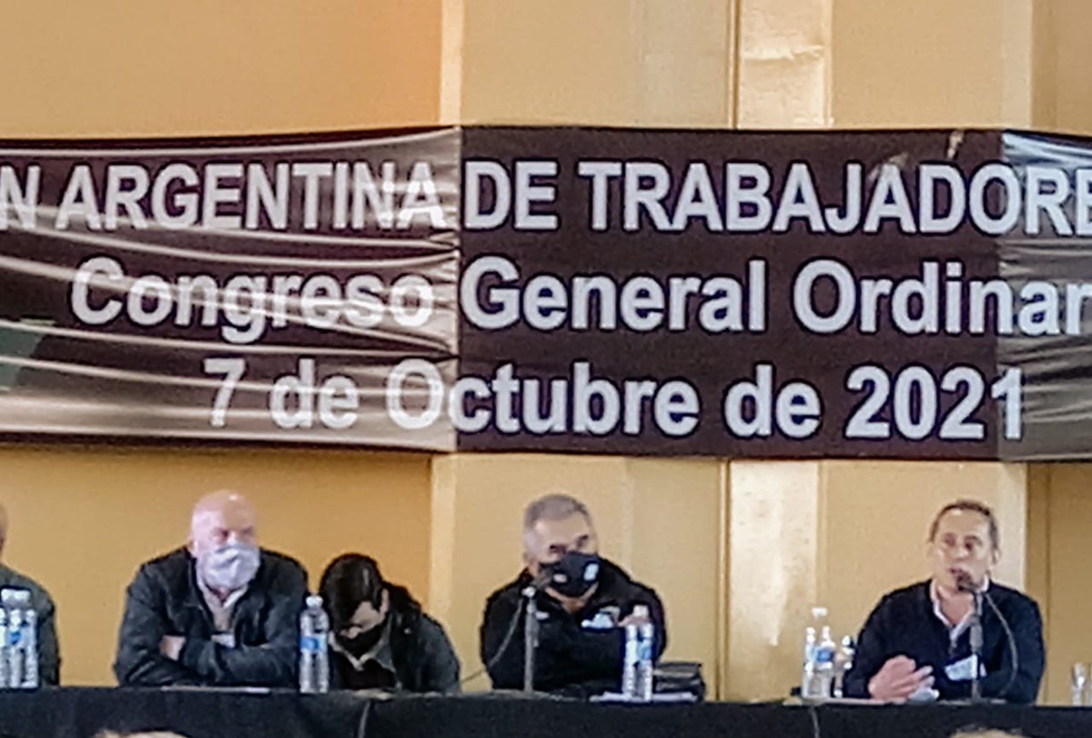 UPSA_Oficial's tweet photo. La @CATT_Prensa renovó autoridades para el periodo 2021-25. Los #sindicatoAeronauticosUnidos ocupan tres cargos en la conducción liderada por Sergio Sasia @aplapilotos @AptaOficial @ATEPSA_Nacional @apa @cgt_camioneros EL CAMINO ES LA UNIDAD https://t.co/4bYucCbNPz