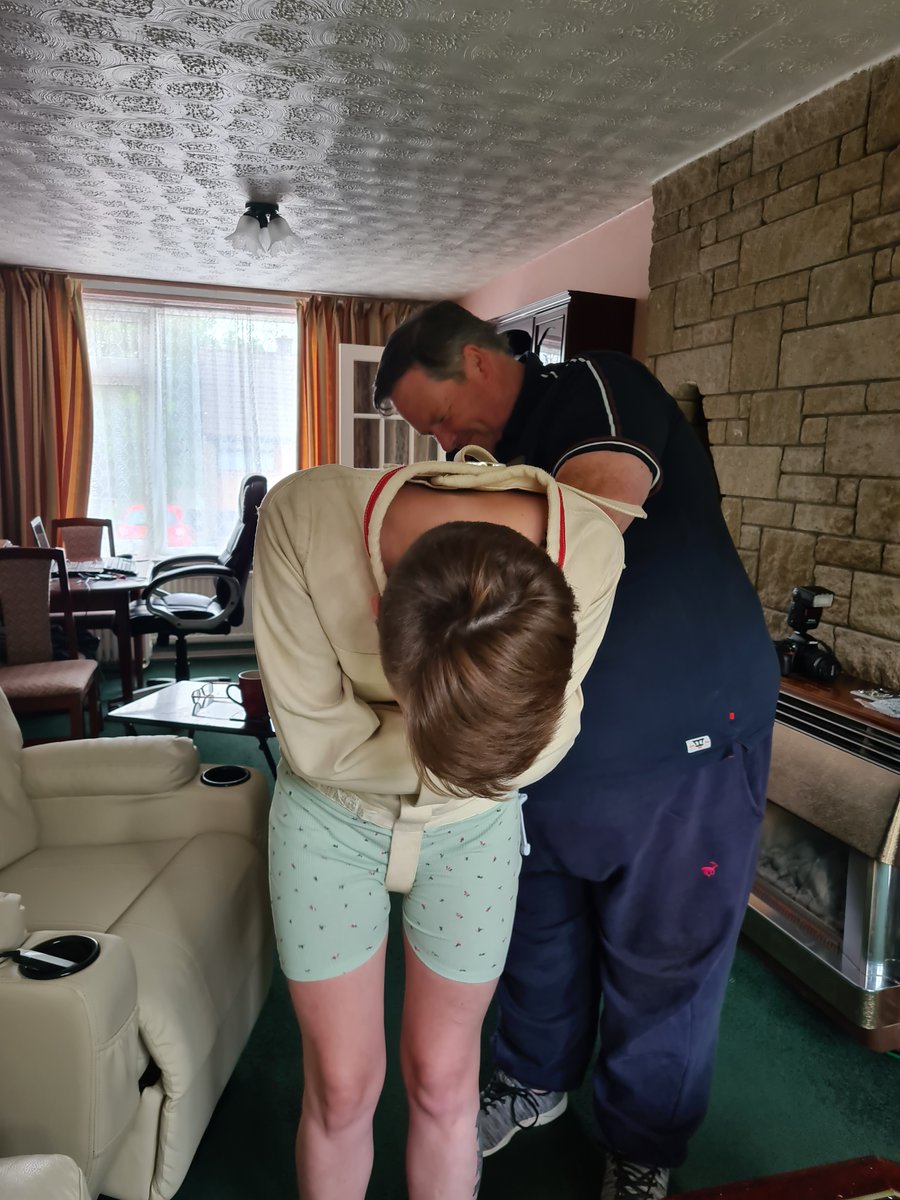 ErleaModelling's tweet image. I had the pleasure of meeting @Captivekink last year, he introduced me to multiple pieces of equipment and I introduced him to my really bad jokes. I was in talks about our next shoot together, when my friend informed me about him passing away. RIP &amp;amp; Cheers for being so kind x