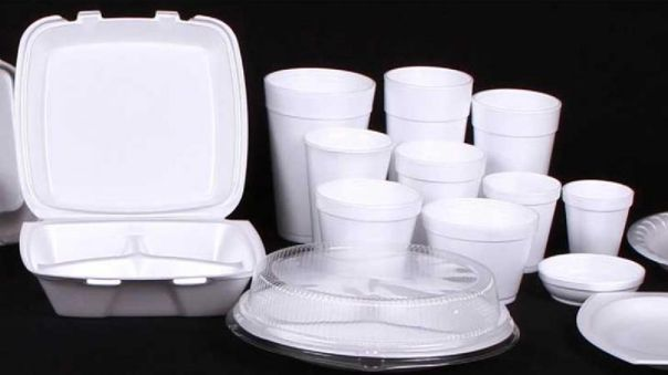 Como ya es de conocimiento, la Bancada Fuerza Popular presento un proyecto que busca suspender la prohibición de uso de envases de tecnopor.  

Esto claramente representa una amenaza para nuestro medio ambiente, aumentando la contaminación y en este🧵 explicamos porque👇