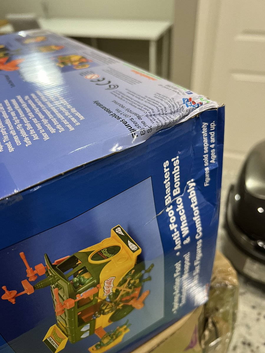 TwoLittleMochi's tweet photo. @Walmart not like you guys care but you charge $6 for each item under $35 then destroy the item before shipping, don’t offer any replacement, but refuse to refund the $6. Shipping boxes were both undamaged. https://t.co/vfGpDGlTYo