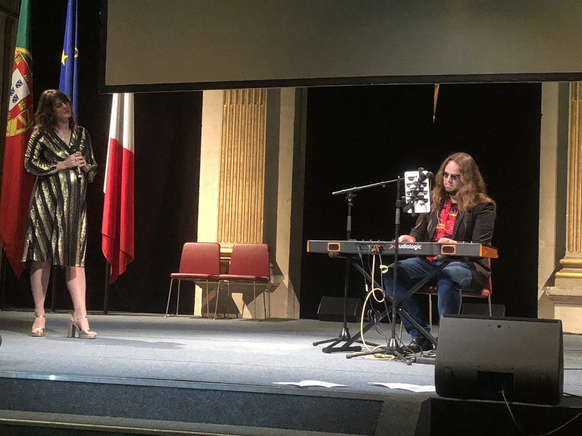 g_garrigos's tweet photo. Célébration de la 1e République du Portugal une soirée amitié 🇫🇷 🇵🇹 où la musique, la solidarité, la jeunesse était à l’honneur #BeatrizSilva #lucianaCado #Avria #MarianaRamos #Elsinha #StomyBugsy 👏🏼 @capmagellan pour le programme et l’organisation @hermanosanches @FlorianSitbon https://t.co/MIv4w93Ofm