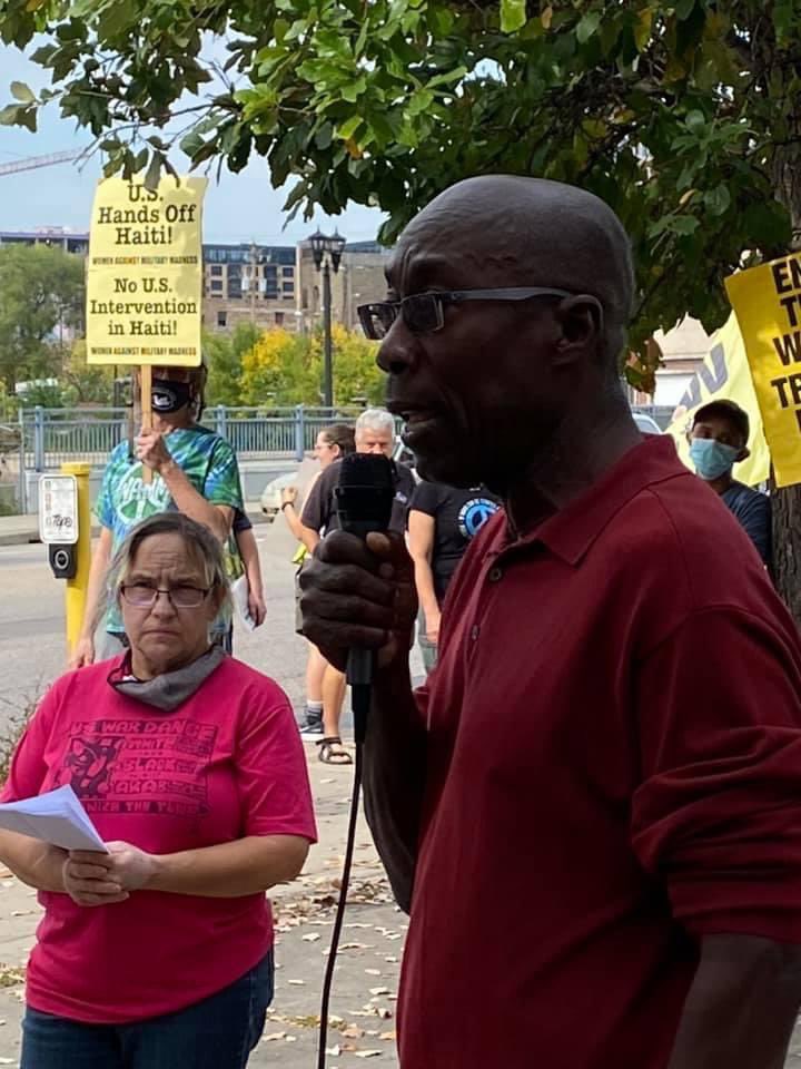 AntiwarMN's tweet photo. Great action today! #StopUSwars https://t.co/eWbanj5K0u