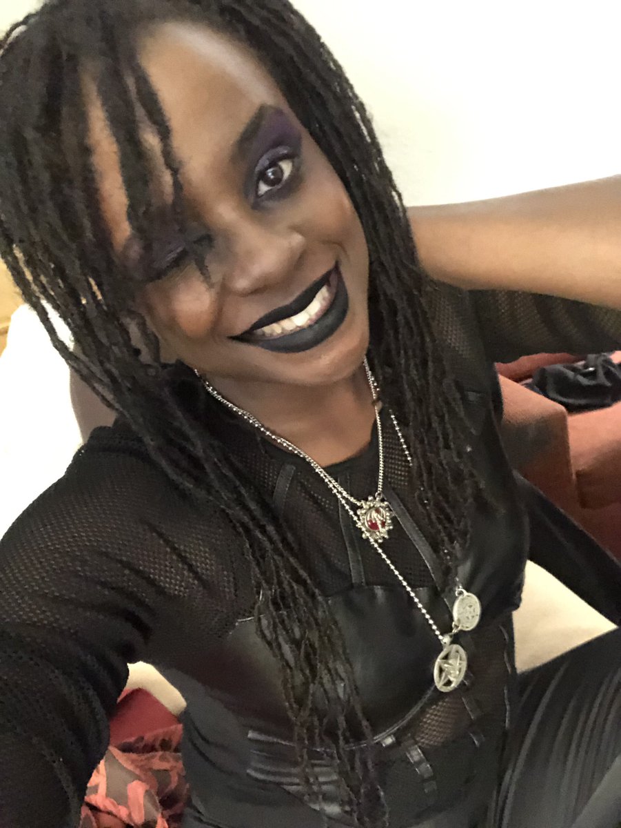 writingvampires's tweet photo. #AbsolutionFest vibes. 🖤🦇🩸 #gothgoth #goth https://t.co/zJF24RHRoR