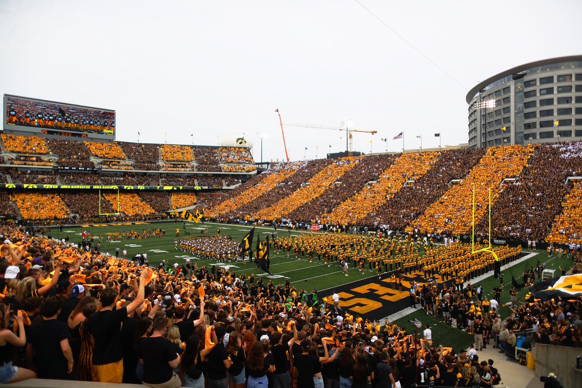 IowaOnBTN's tweet image. Nothin’ like a Black &amp;amp; Gold Stripe Out at Kinnick! 🖤💛