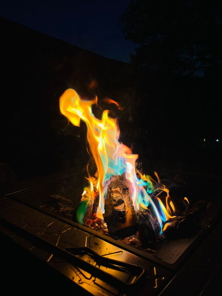 VNeal181's tweet photo. Thank you for hosting a brilliant pre-Halloween party @jade_bell14 π¦ π πΈ
Fire pit β
Food β
Friends β
As well as carving my first ever pumpkin - bet you can't guess which one is mine π
#littethings #maketime #memories #family #smores https://t.co/RtoC5QXUoW