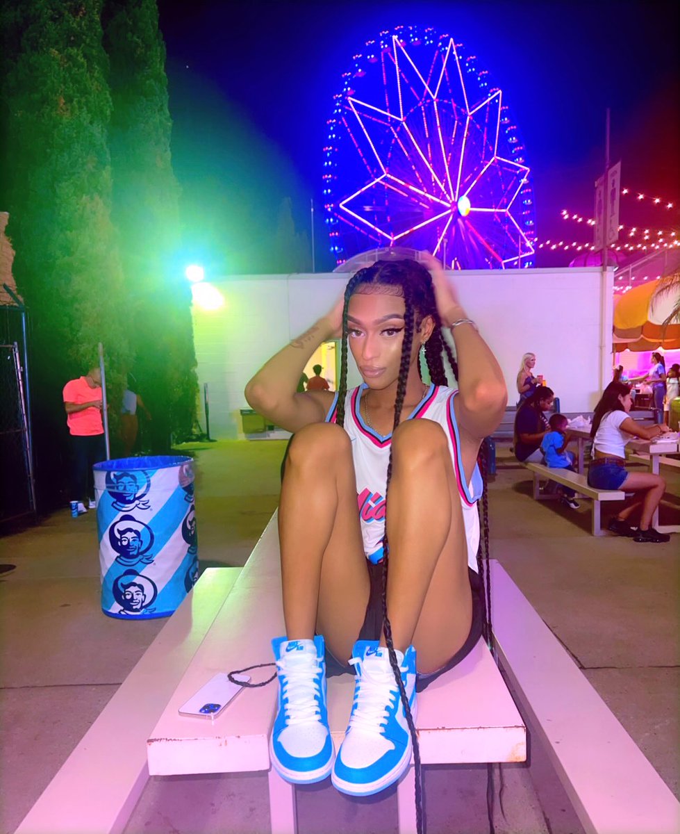 kingyonnas's tweet photo. i’m a fuckin black barbie 🦄⚡️🦋🧚🏽‍♂️💫 https://t.co/xOe6w5V3aR