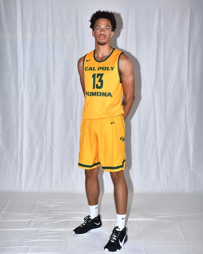 HWHoops's tweet photo. New threads, same Wolverine π₯
Class of 20' HW Hoops Alum Brase Dottin (@brased13) makes his debut this year for Cal Poly Pomona πͺπ» #HWAlum #HWHoops #WolverineFamily https://t.co/LL1MBWsV3a