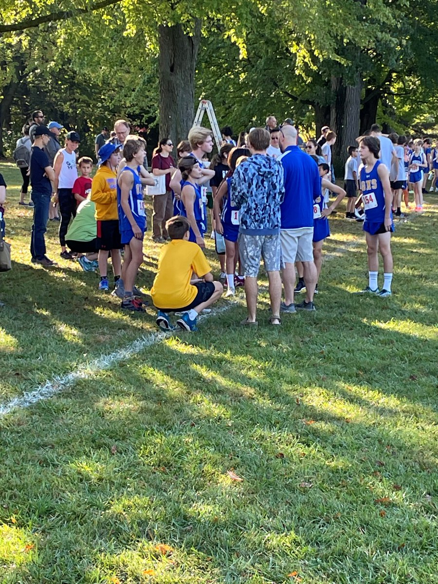 GurrieTigers's tweet photo. Congratulations to our boys XC team as they won their IESA sectional today. Couldn't do this without our awesome coaching staff. Thanks for all you do. You rock!
#gmsxc #gmspride https://t.co/4dfKzrvLXj
