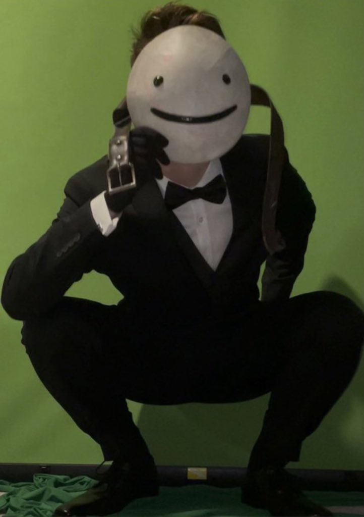 honkkdani's tweet image. :¨·.·¨: 
 `·. ur two favorite caleb stans 
        #smiletwtselfieday 
           rts are cool :)