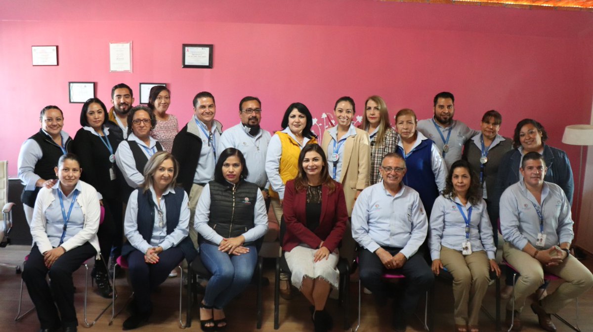 IsaOrtizDIF's tweet photo. Agradezco infinitamente a todo mi equipo de @DIFIrapuato, Directores y sus diferentes áreas. Gracias a ellos y su trabajo, hoy más familias viven en mejores entornos y con mejores oportunidades. Mi reconocimiento porque con su empuje y entusiasmo, entregamos un mejor Irapuato. https://t.co/1mEeHjTNP1