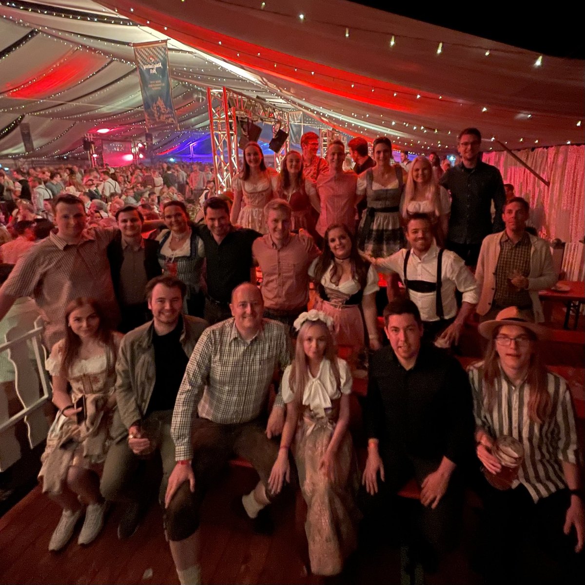 MatthiasHauer's tweet photo. Riesiges Dankeschön an mein Wahlkampfteam für die mega Unterstützung in meinem Wahlkampf - Ihr seid die Besten! 🗳🥇 Heute haben wir zusammen (unter 2G-Bedingungen) beim #RüOktoberfest ordentlich gefeiert. 🚀🍻 #teamhauer #essen #ruhrgebiet #wk120 #cdu https://t.co/nrPY9X8VRt