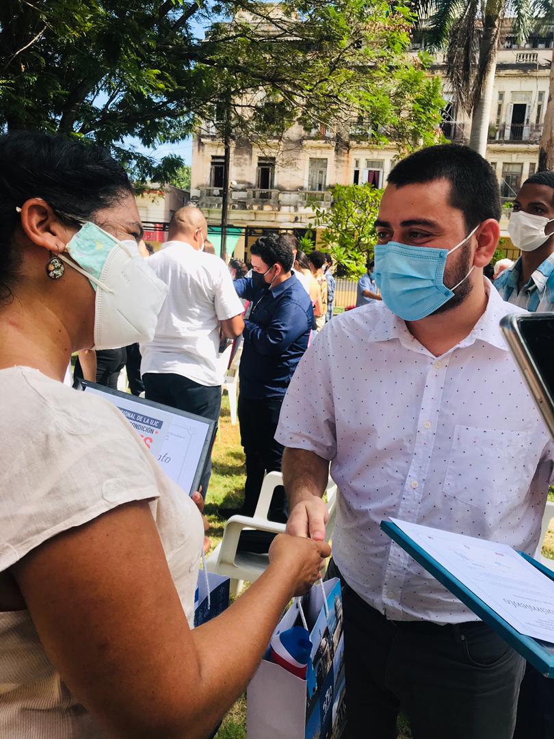 sergiodiasg's tweet photo. Hoy la @dpshabana y el @gobhabana reconocieron la labor que #desempeñamos los jóvenes del @AlmaCujae durante #9Meses en la #SalaSituacional para la gestión de #CamasHospitalarias. Fueron jornadas de muchas emociones donde fuimos una gran familia
@DiazCanelB @MINSAPCuba https://t.co/qJtE5mVhIw