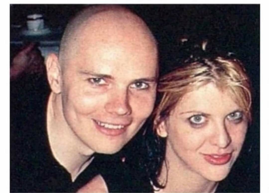Recuerdan ese proyecto de Billy Corgan y Courtney Love? Se llamaba Smashing  Hole., image size:1080x776