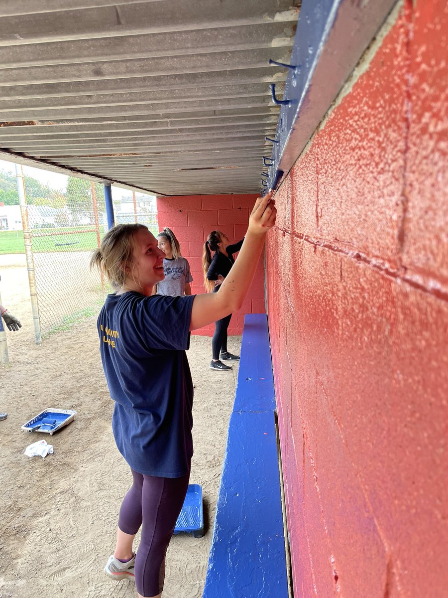CaribbeanKiki's tweet photo. Finished up #PTdayofservice by brightening up two dugouts at the Patterson Ballfields. Thank you to #cityofwheeling Parks and Recreation for partnering up with us again to support youth physical activity in Wheeling! #PhysicalTherapy #wheelingU54 https://t.co/VjwRJp88re