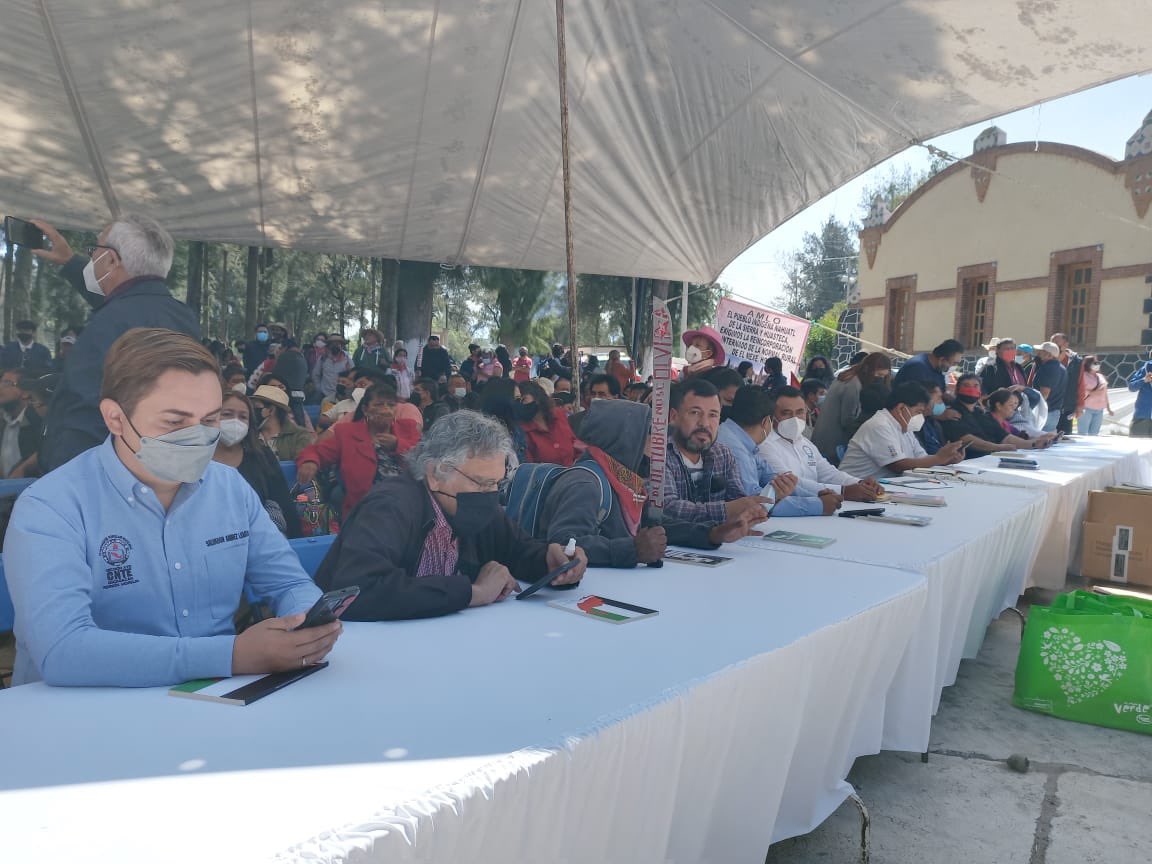 chavitaprepa82's tweet photo. Representación de la #CNTE en la inauguración del ciclo escolar 2021-2022 de la la #NormalRuralRaúlVillarreal #ElMexeHidalgo. Triunfo histórico de la lucha por el #Normalismo #MMCRE #SEI #UJR #RUA @elErickJuarez @julioastillero @EducacionFutura https://t.co/o5VZKZSnwl