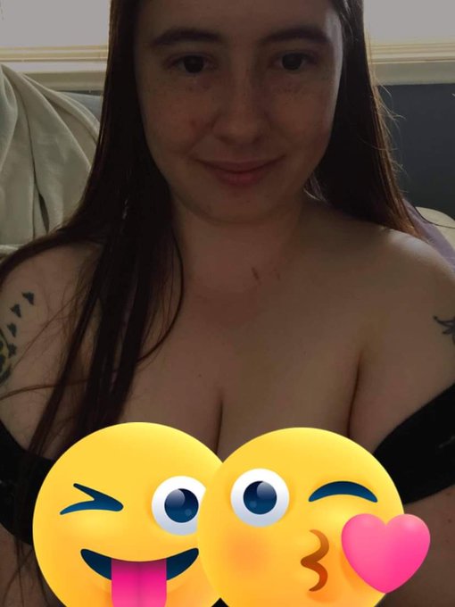 How is everyone doing this evening 😊😊😊❤️go check out my https://t.co/TLIe4xZIPK ❤️😊❤️😘😈 https://t.co