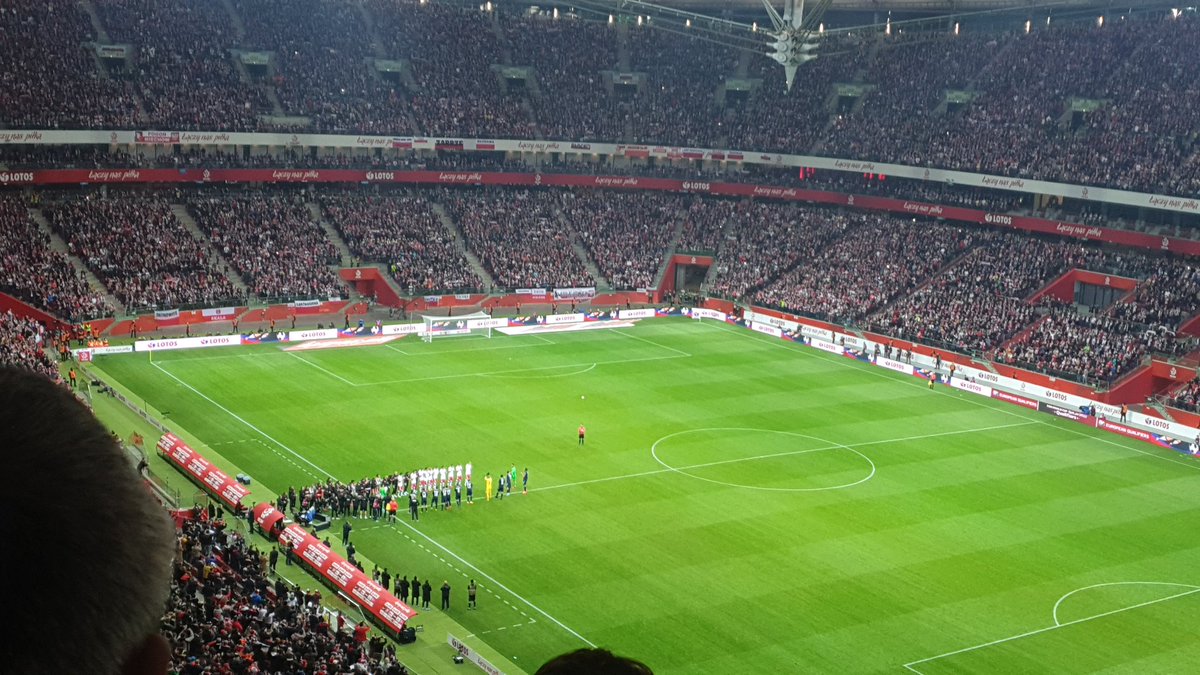 AdaKrzykowski's tweet photo. Dzię ku jemy!!!
Rozbrzmiewało na @PGENarodowy
Wzruszające pożegnanie @LukaszFabianski
👏👏👏
#POLSMR #POLSNM https://t.co/6E9TQkKni7