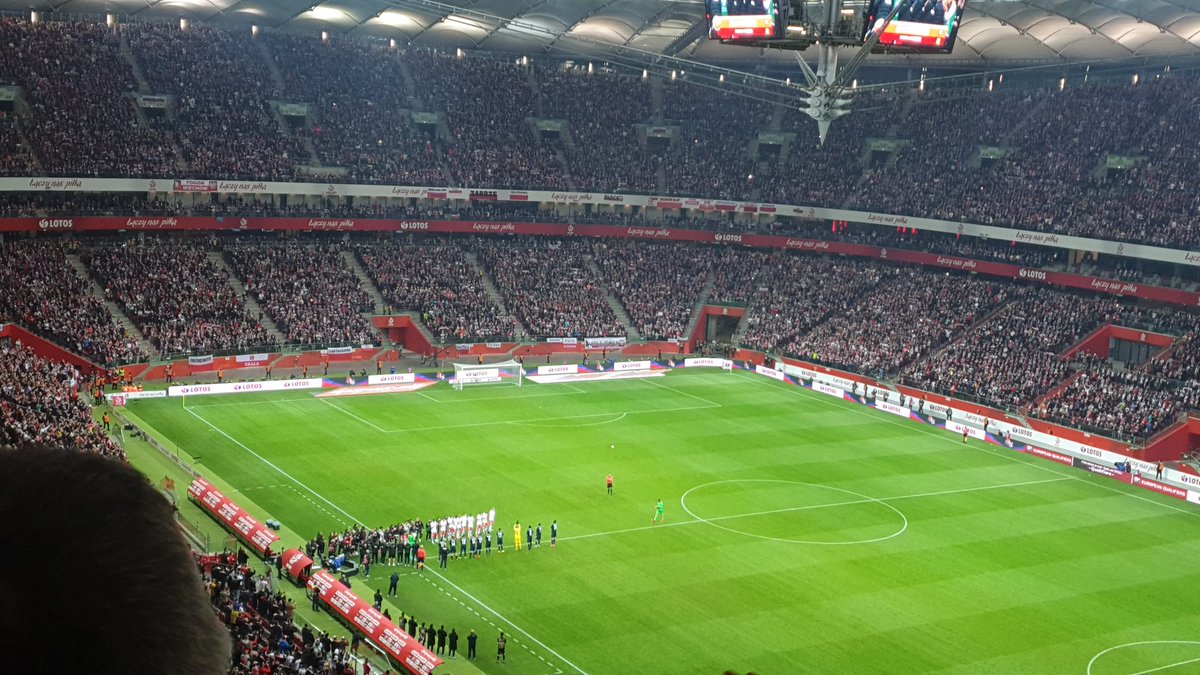 AdaKrzykowski's tweet photo. Dzię ku jemy!!!
Rozbrzmiewało na @PGENarodowy
Wzruszające pożegnanie @LukaszFabianski
👏👏👏
#POLSMR #POLSNM https://t.co/6E9TQkKni7