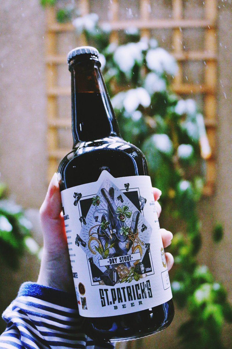 JessicaFiuza's tweet photo. Hoje foi dia de receber fornecedor e teremos essa novidade aqui
#StPatricksBeer
Já tô até vendo a cestinha com pão de azeitona preta, queijo de cabra é essa cerveja! https://t.co/3sdmSpVu3c