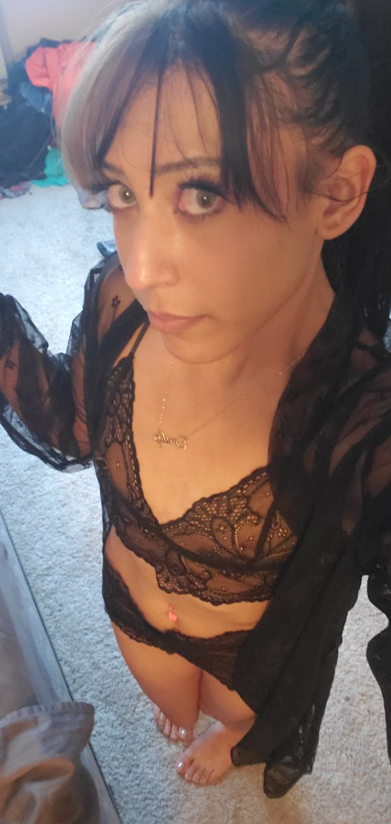 Bigonsmall1's tweet photo. If you want to see me fully nude slide into my dms or click here https://t.co/h3nYEmajng 
#onlyfansforsale #sexy #babe #pussyshungry #eatmedaddy #eatmemommy #slippery https://t.co/v0BVVNMPBr