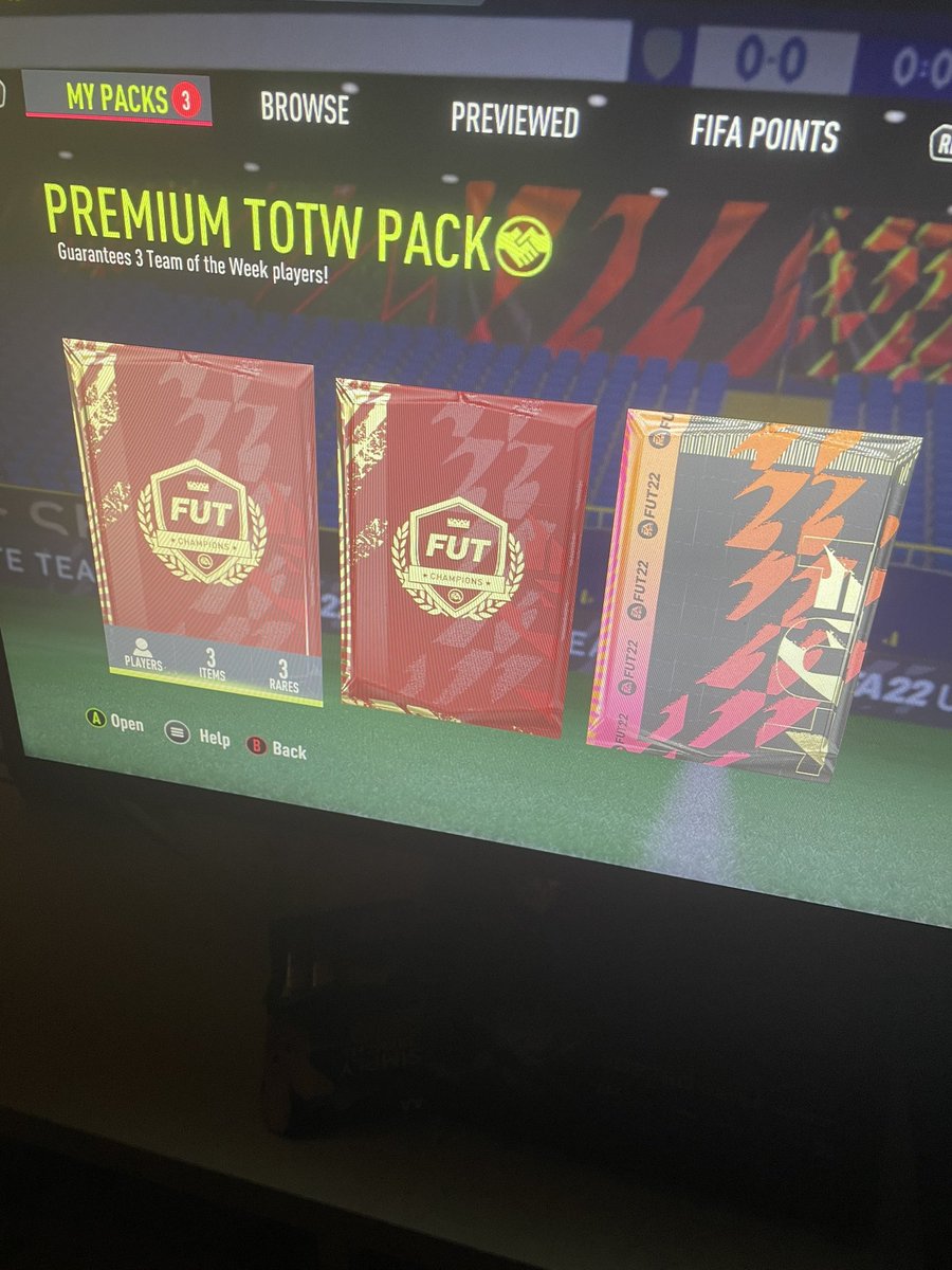 IconicFutTrader's tweet photo. Time to open those rank 1 rewards. Wish me luck! https://t.co/nzGcIi0sK7
